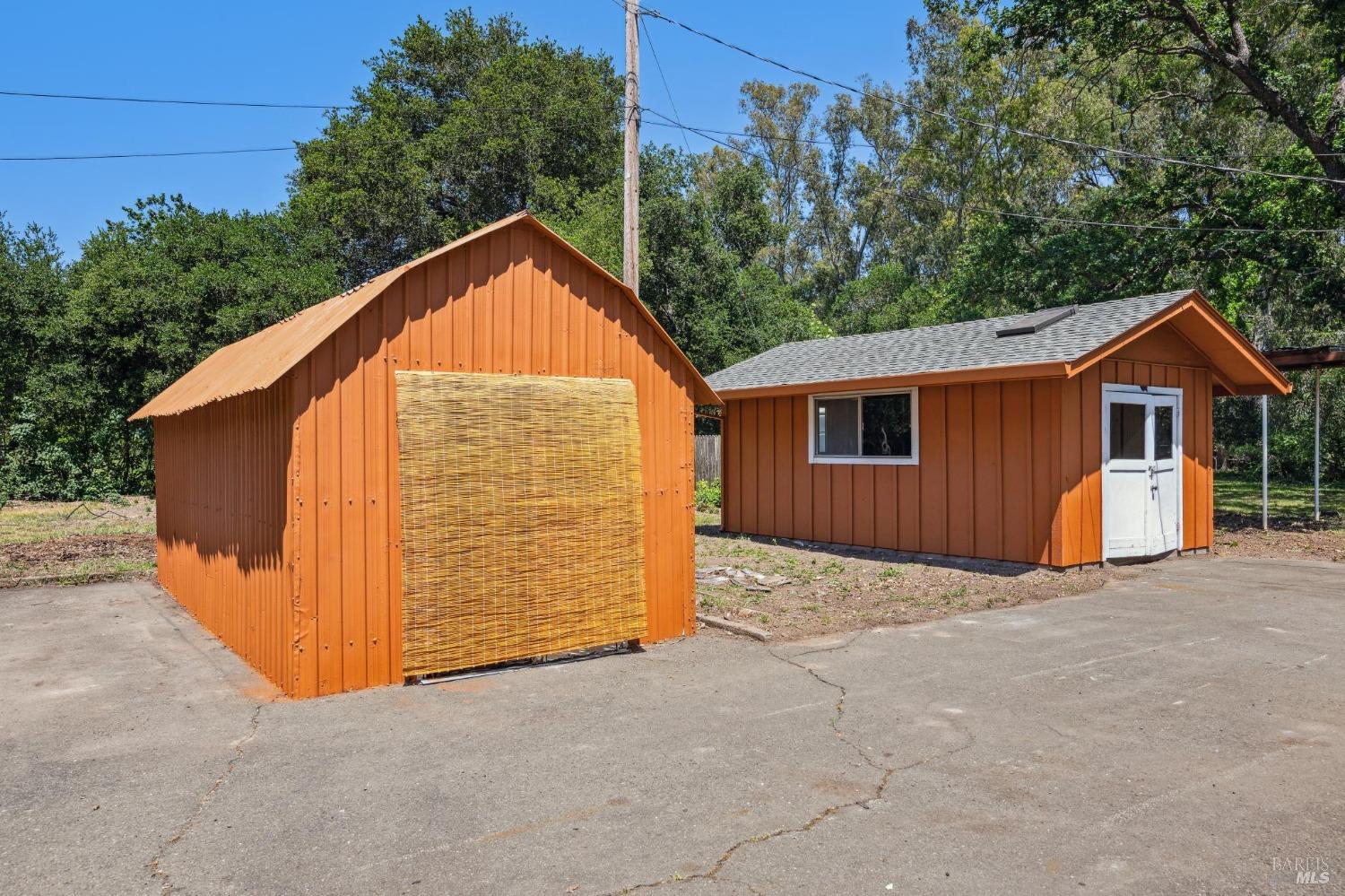 Detail Gallery Image 26 of 30 For 1610 Napa Rd, Sonoma,  CA 95476 - 3 Beds | 3 Baths