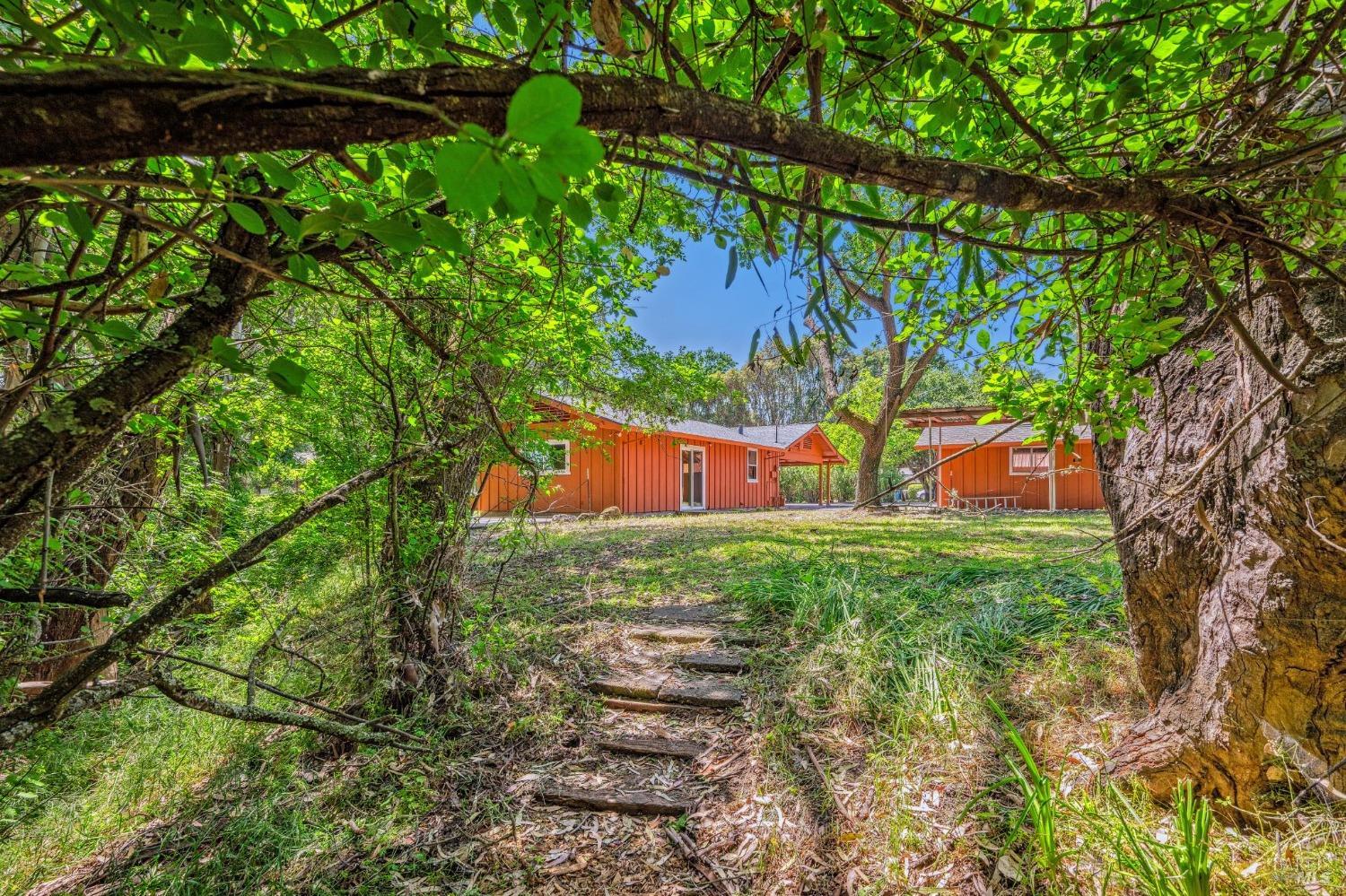 Detail Gallery Image 9 of 30 For 1610 Napa Rd, Sonoma,  CA 95476 - 3 Beds | 3 Baths