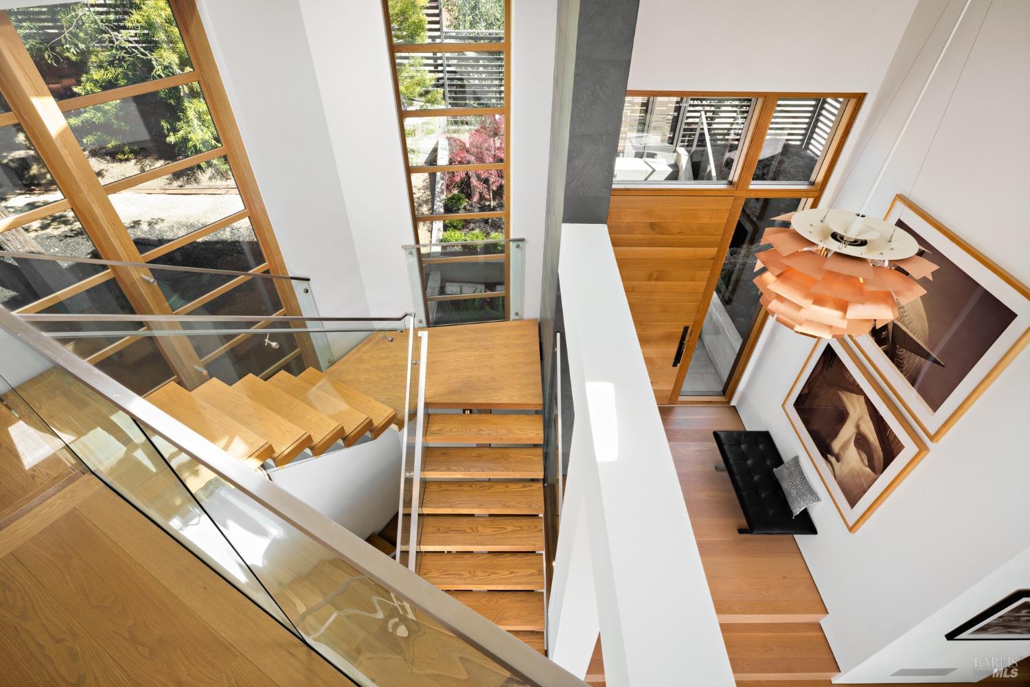 Detail Gallery Image 19 of 49 For 2 Upper Alcatraz Pl, Mill Valley,  CA 94941 - 5 Beds | 5/1 Baths
