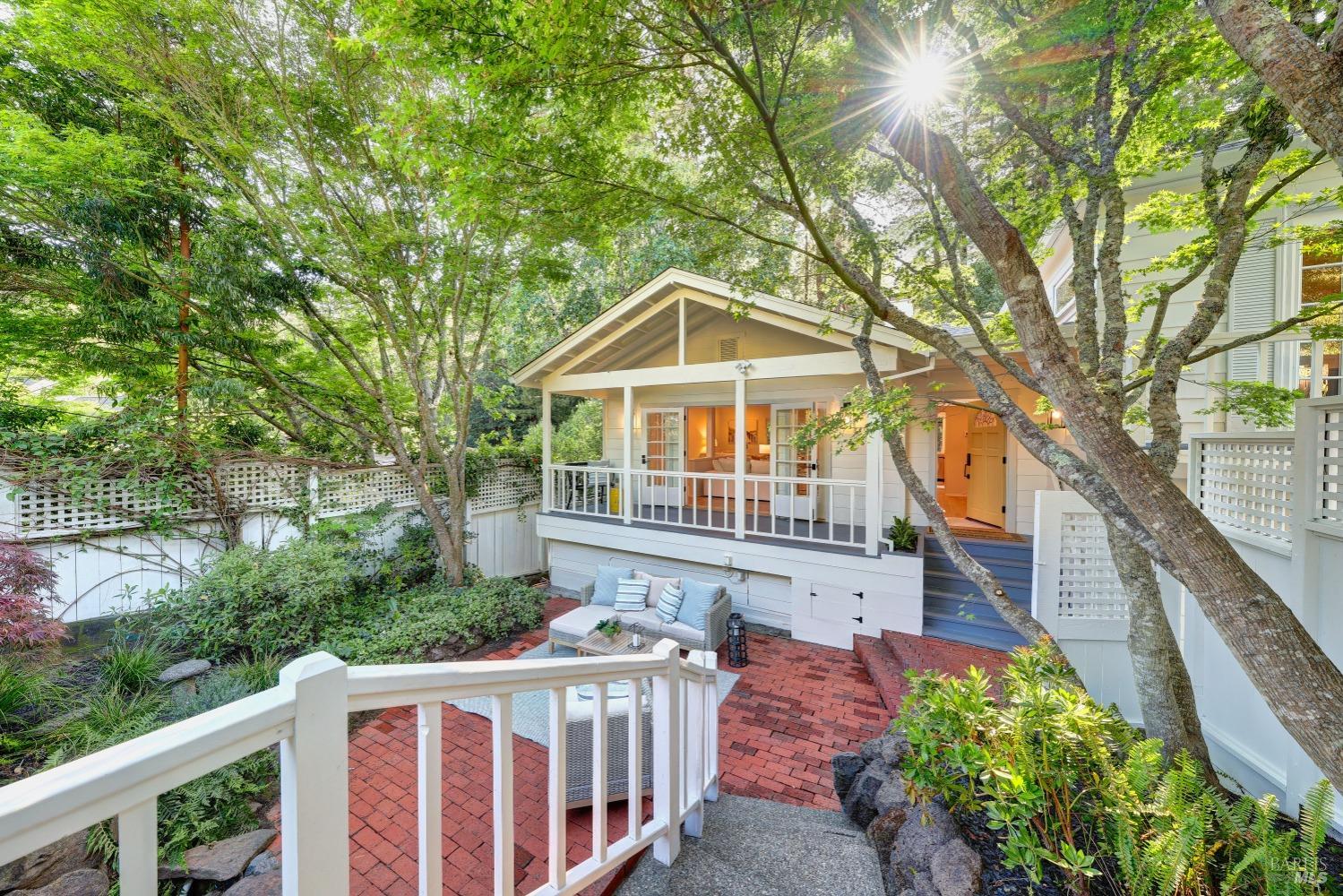 Detail Gallery Image 5 of 38 For 239 W Blithedale Ave, Mill Valley,  CA 94941 - 3 Beds | 2 Baths