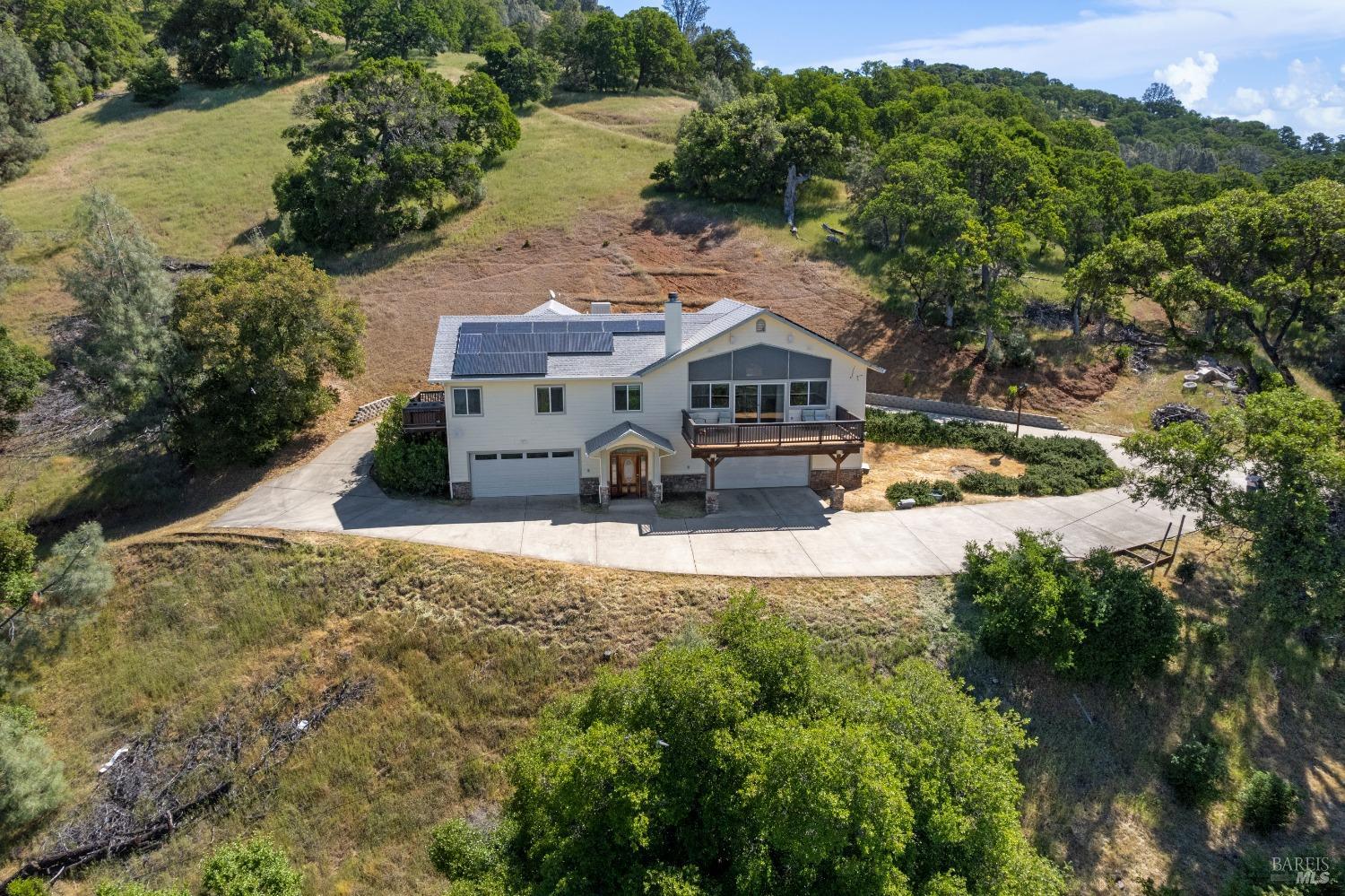 Detail Gallery Image 4 of 42 For 9260 Leila Dr, Glenhaven,  CA 95443 - 3 Beds | 2 Baths
