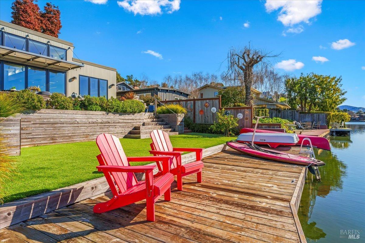 Detail Gallery Image 55 of 72 For 20 Lagoon Rd, Belvedere,  CA 94920 - 4 Beds | 4/1 Baths