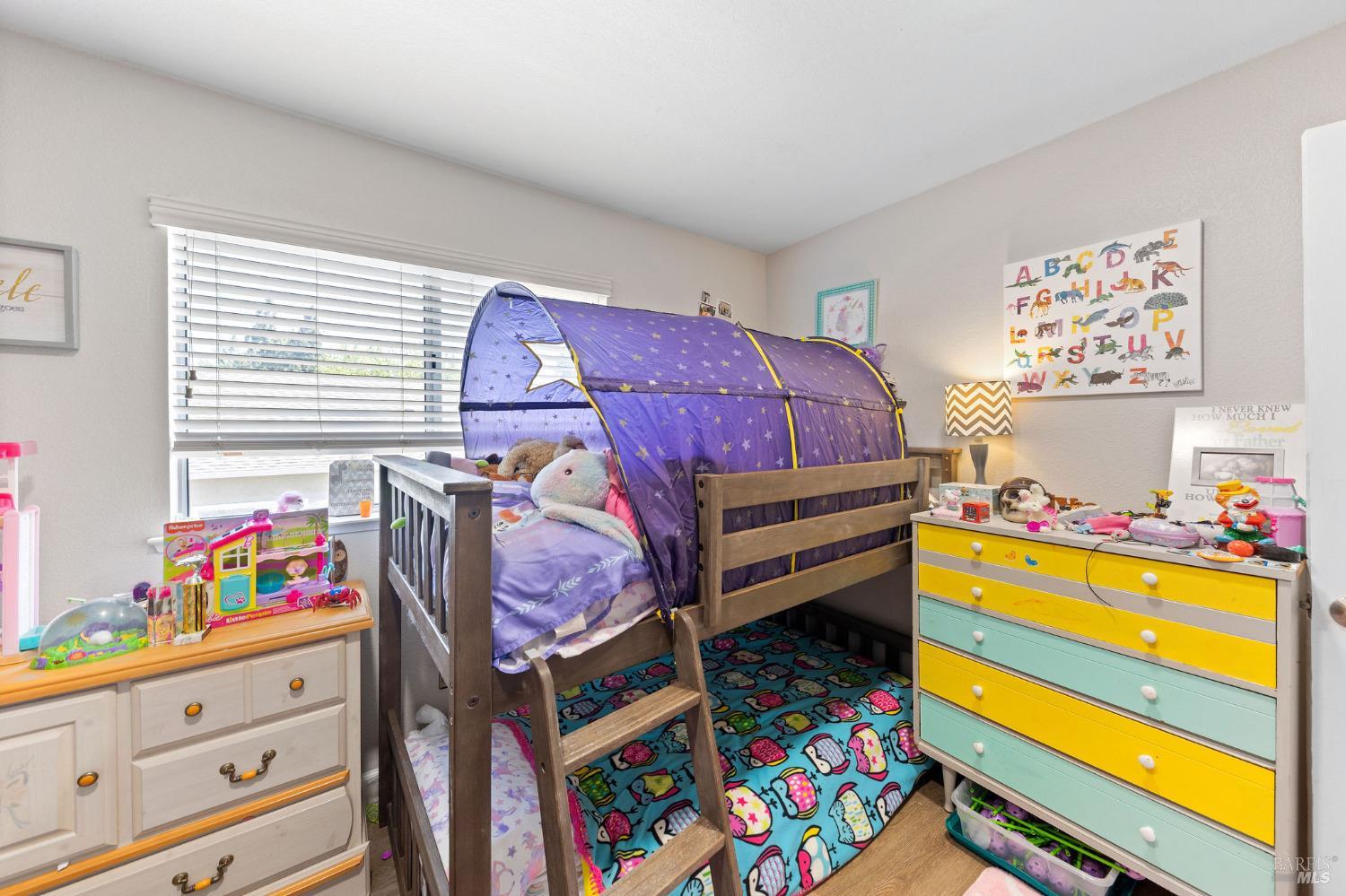 Detail Gallery Image 20 of 31 For 907 Shadywood Cir, Suisun City,  CA 94585 - 4 Beds | 2/1 Baths