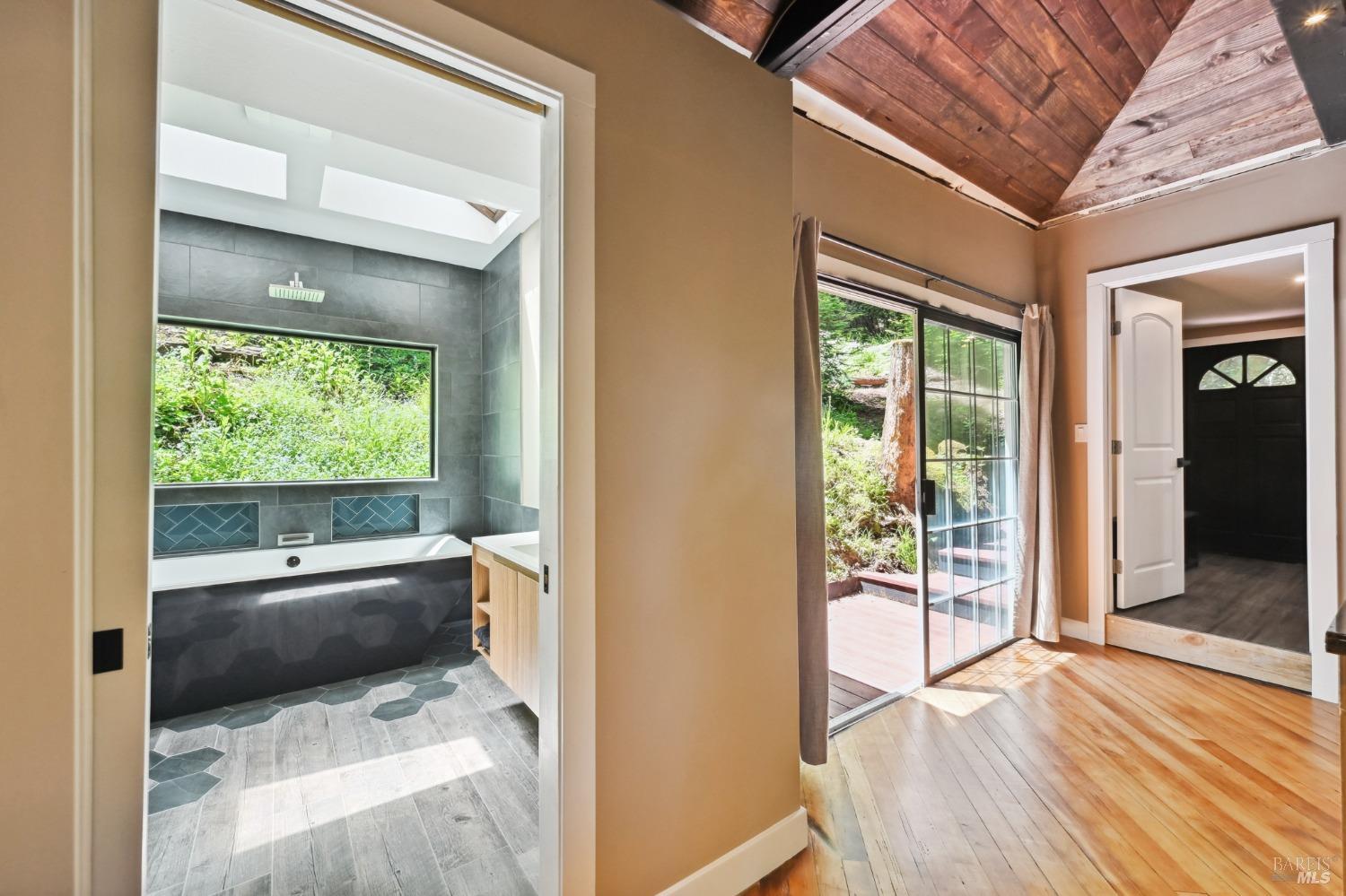Detail Gallery Image 10 of 51 For 21713 Starrett Hill Dr, Monte Rio,  CA 95462 - 2 Beds | 2 Baths