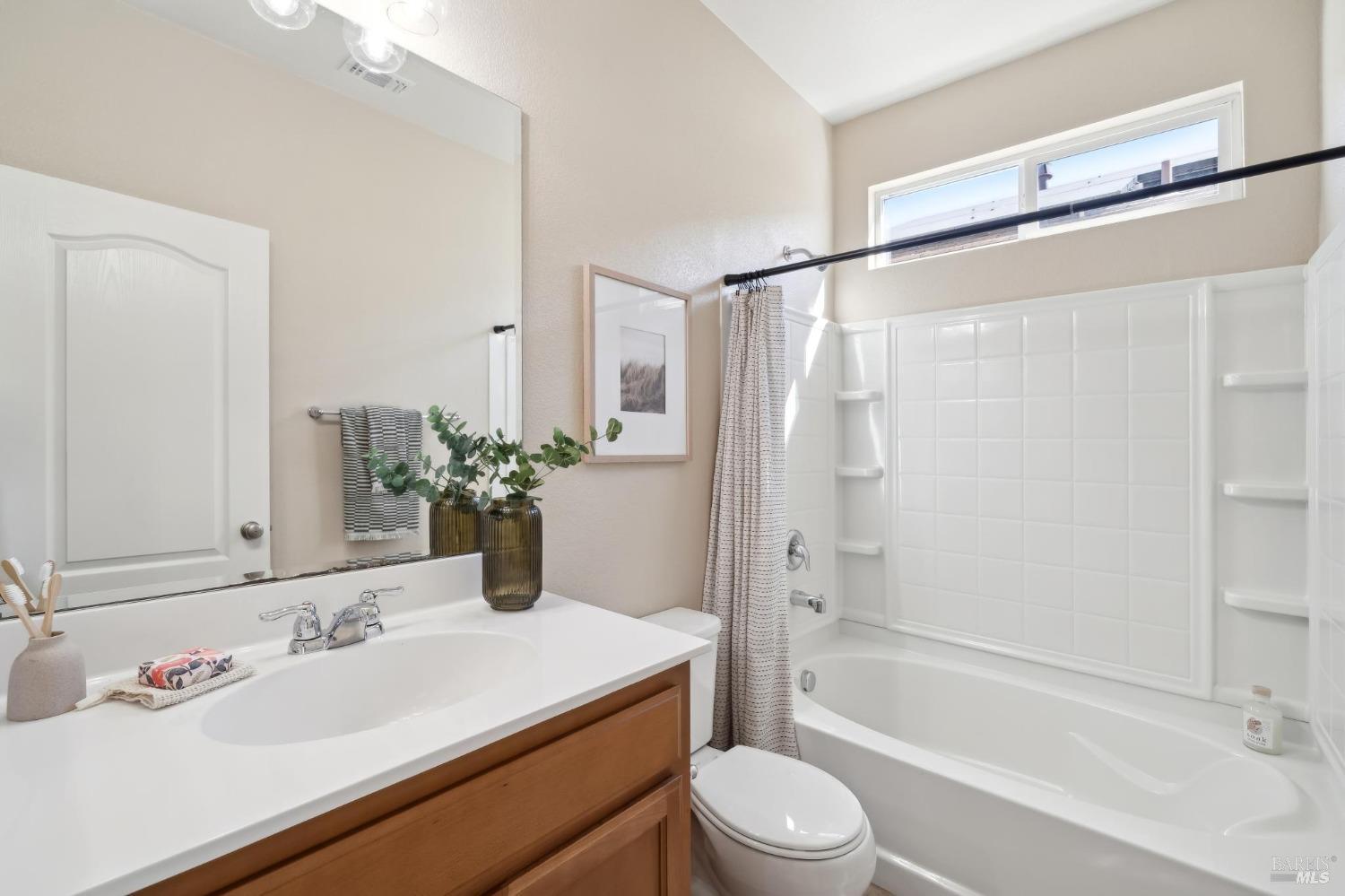 Detail Gallery Image 22 of 35 For 96 Orchard Cir, Hayward,  CA 94544 - 3 Beds | 2/1 Baths