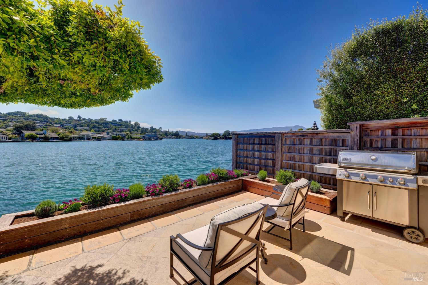 Detail Gallery Image 49 of 73 For 72 Lagoon Rd, Belvedere,  CA 94920 - 4 Beds | 2/1 Baths