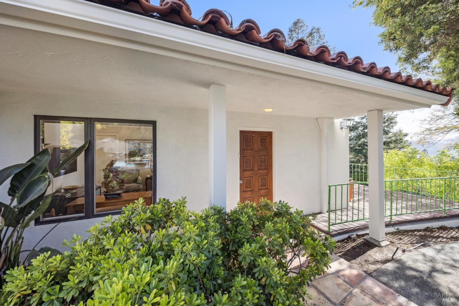 Detail Gallery Image 34 of 71 For 133 Deer Park Ave, San Rafael,  CA 94901 - 6 Beds | 6 Baths