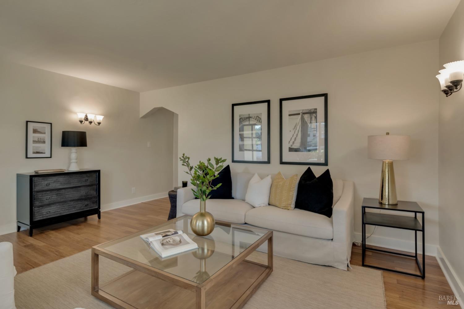 Detail Gallery Image 13 of 48 For 340 Church St, Sonoma,  CA 95476 - 4 Beds | 3/1 Baths
