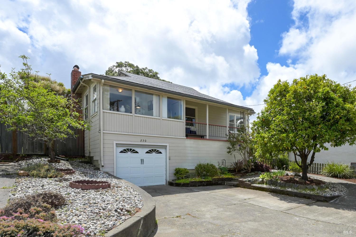Detail Gallery Image 1 of 15 For 230 Elm Ave, Mill Valley,  CA 94941 - 4 Beds | 2 Baths