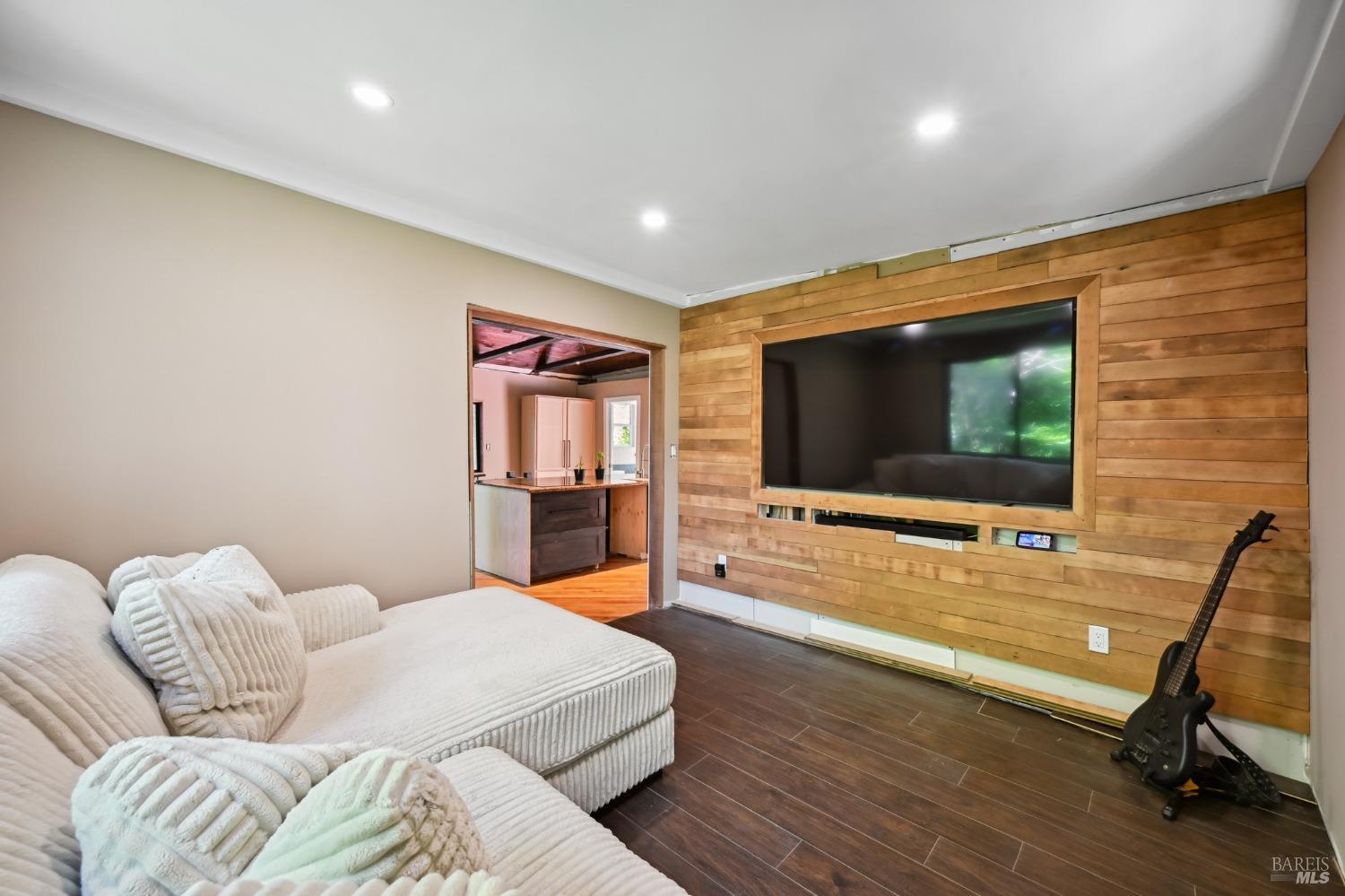 Detail Gallery Image 23 of 51 For 21713 Starrett Hill Dr, Monte Rio,  CA 95462 - 2 Beds | 2 Baths