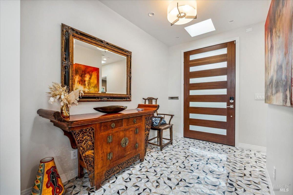 Detail Gallery Image 34 of 72 For 20 Lagoon Rd, Belvedere,  CA 94920 - 4 Beds | 4/1 Baths