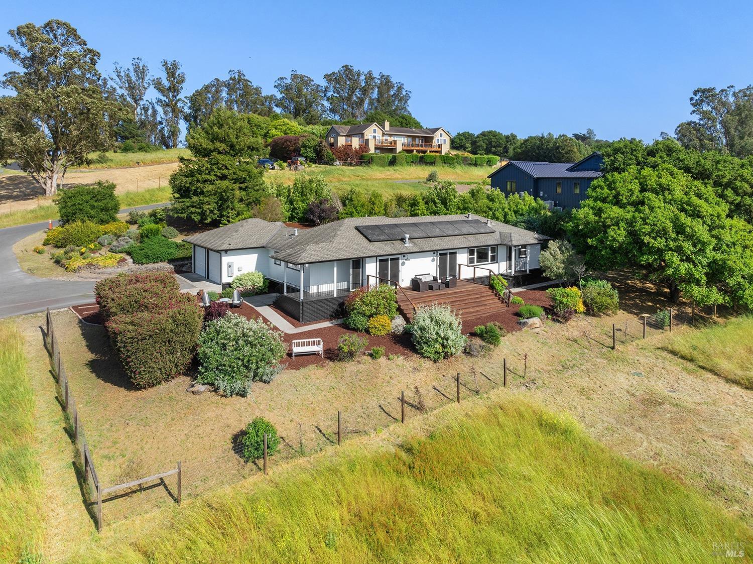 Detail Gallery Image 52 of 64 For 2022 Live Oak Farm Ln, Petaluma,  CA 94952 - 3 Beds | 2/1 Baths