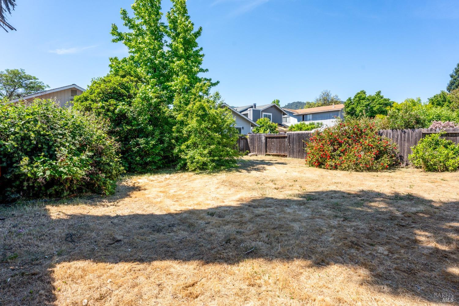 Detail Gallery Image 24 of 25 For 537 Donner Ct, Ukiah,  CA 95482 - 3 Beds | 2 Baths