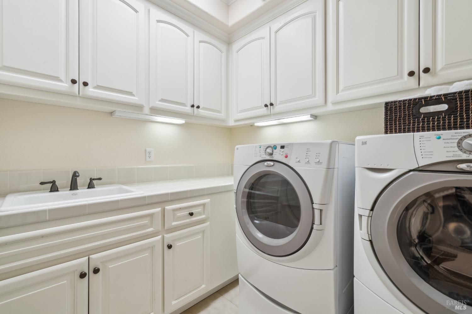 Detail Gallery Image 19 of 21 For 37 Ross Ter, Kentfield,  CA 94904 - 3 Beds | 3/1 Baths