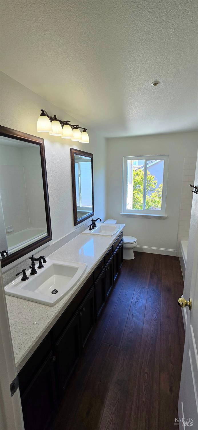 Detail Gallery Image 47 of 68 For 412 Black Oak Dr, Petaluma,  CA 94952 - 5 Beds | 3 Baths