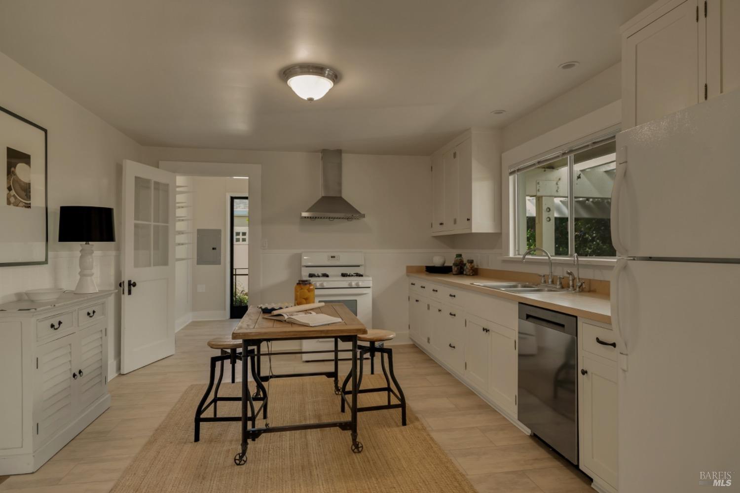 Detail Gallery Image 19 of 48 For 340 Church St, Sonoma,  CA 95476 - 4 Beds | 3/1 Baths