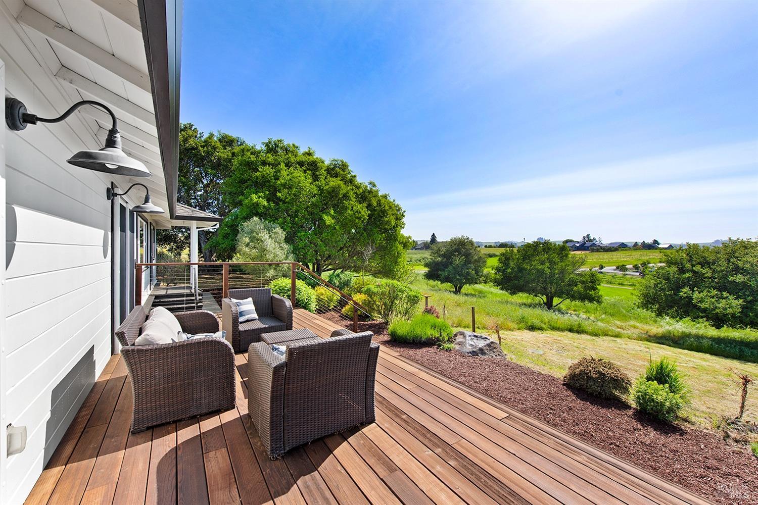 Detail Gallery Image 44 of 64 For 2022 Live Oak Farm Ln, Petaluma,  CA 94952 - 3 Beds | 2/1 Baths