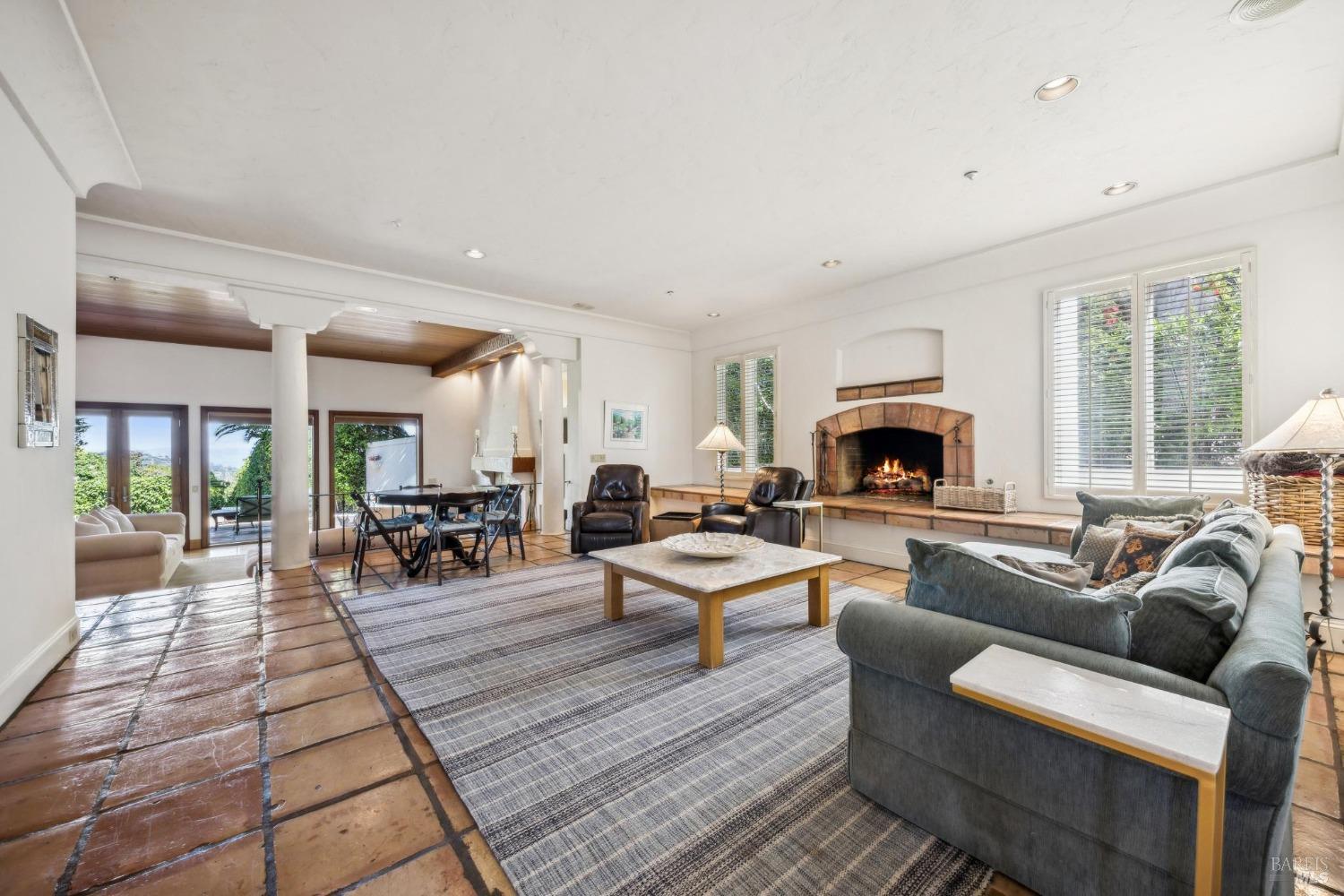 Detail Gallery Image 52 of 71 For 133 Deer Park Ave, San Rafael,  CA 94901 - 6 Beds | 6 Baths
