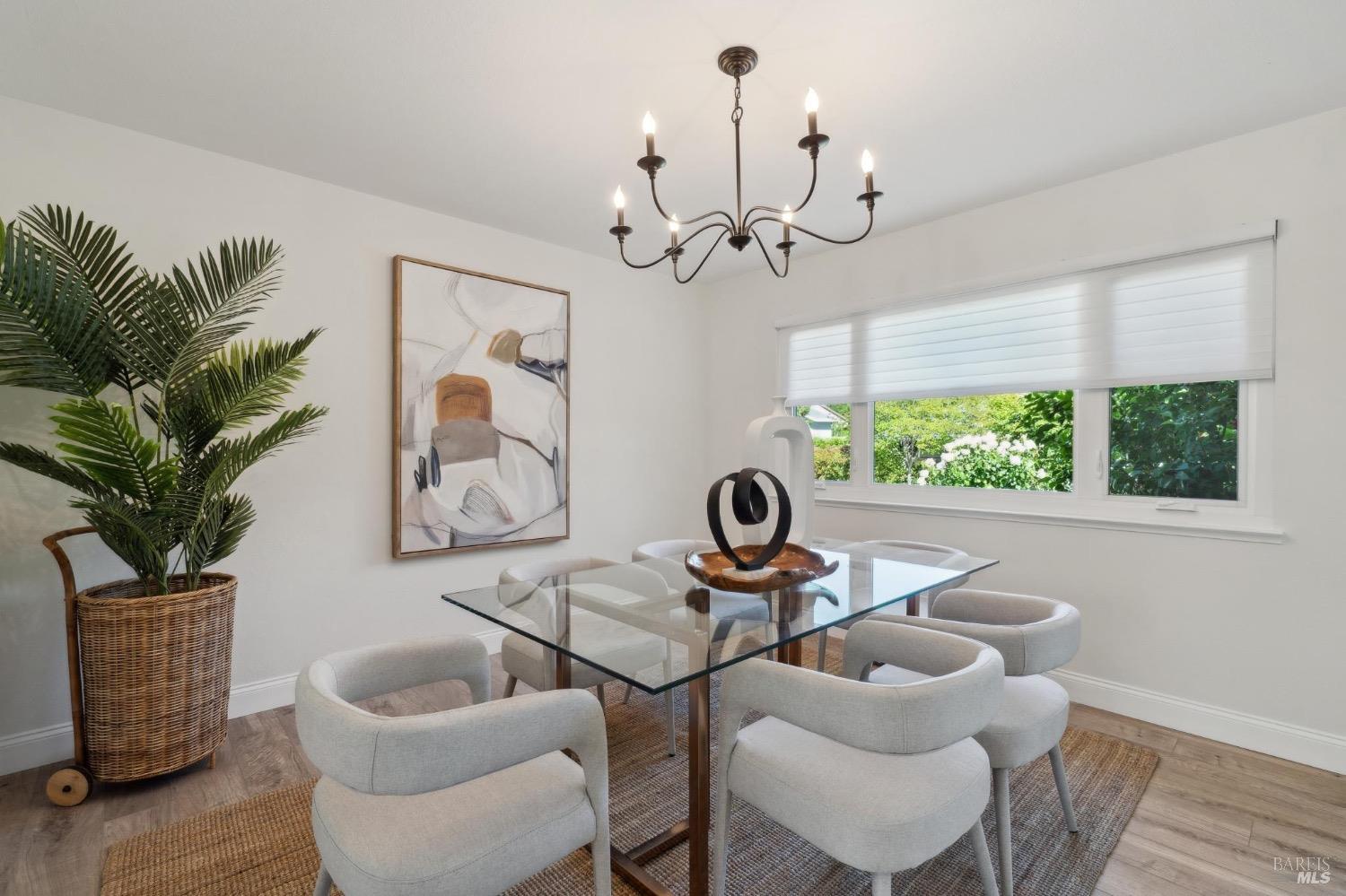 Detail Gallery Image 13 of 61 For 249 Los Palos St, Sonoma,  CA 95476 - 3 Beds | 3 Baths