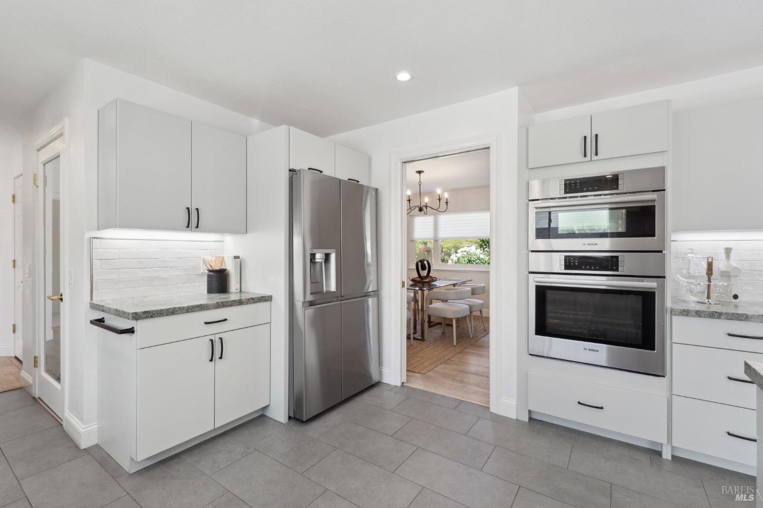 Detail Gallery Image 17 of 61 For 249 Los Palos St, Sonoma,  CA 95476 - 3 Beds | 3 Baths