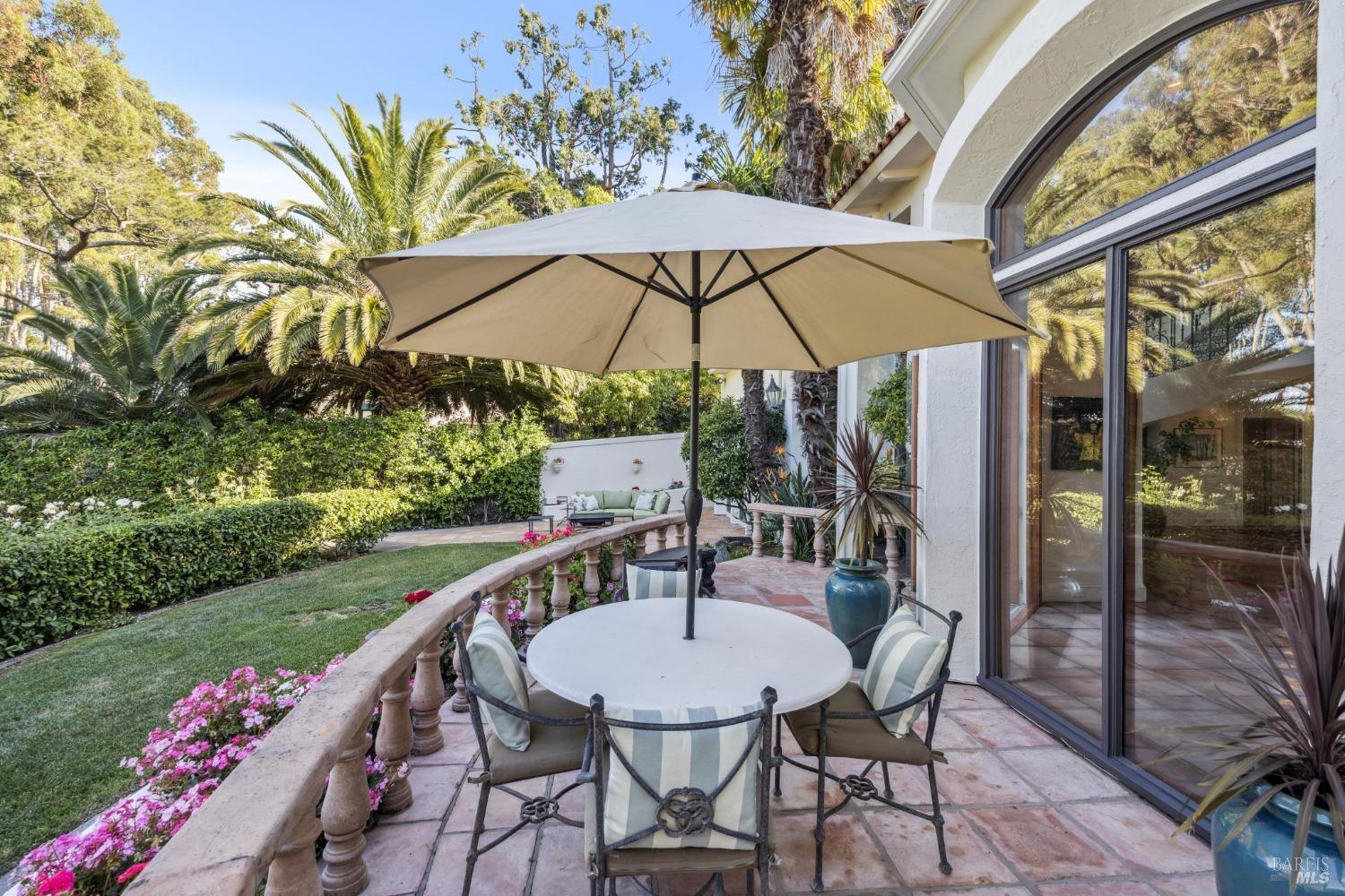 Detail Gallery Image 42 of 71 For 133 Deer Park Ave, San Rafael,  CA 94901 - 6 Beds | 6 Baths