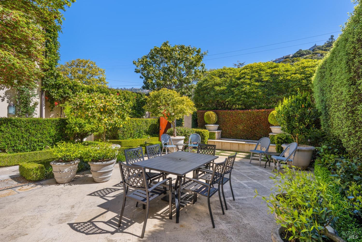 Detail Gallery Image 53 of 73 For 72 Lagoon Rd, Belvedere,  CA 94920 - 4 Beds | 2/1 Baths