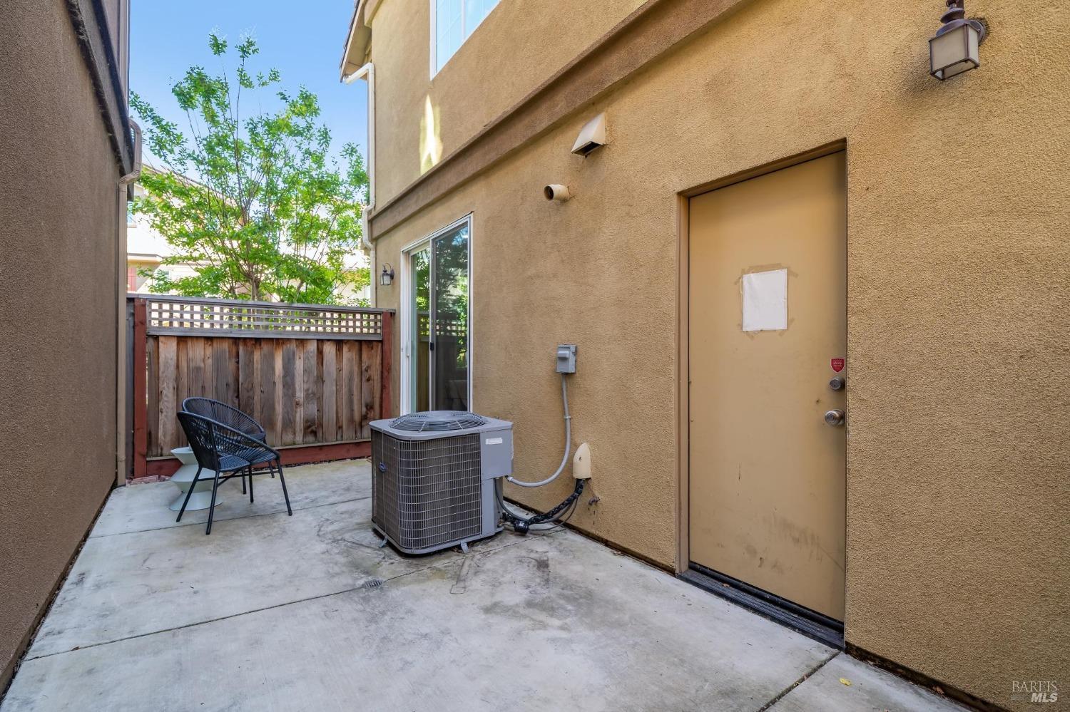 Detail Gallery Image 25 of 35 For 96 Orchard Cir, Hayward,  CA 94544 - 3 Beds | 2/1 Baths