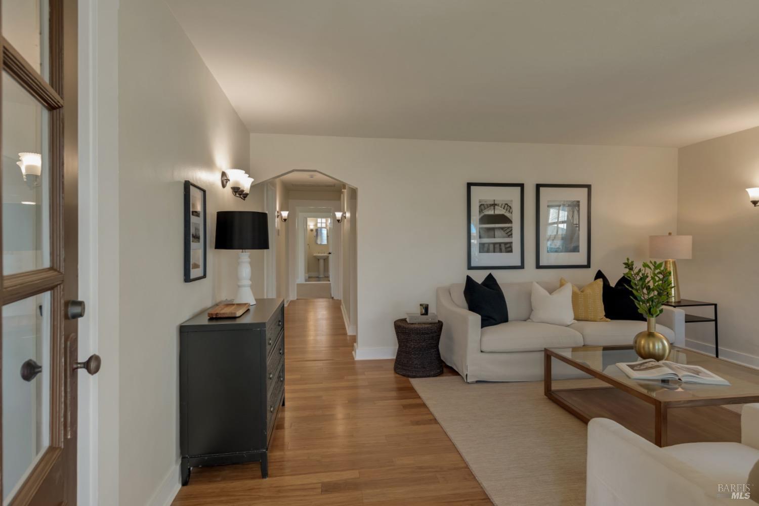 Detail Gallery Image 10 of 48 For 340 Church St, Sonoma,  CA 95476 - 4 Beds | 3/1 Baths