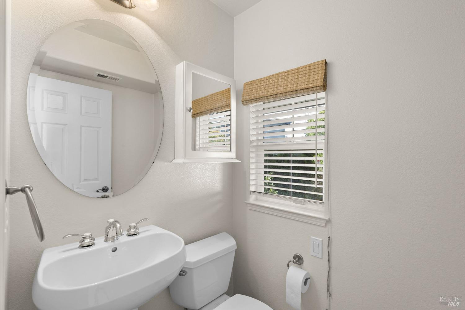 Detail Gallery Image 19 of 35 For 101 Ranch Dr, Novato,  CA 94945 - 3 Beds | 2/1 Baths