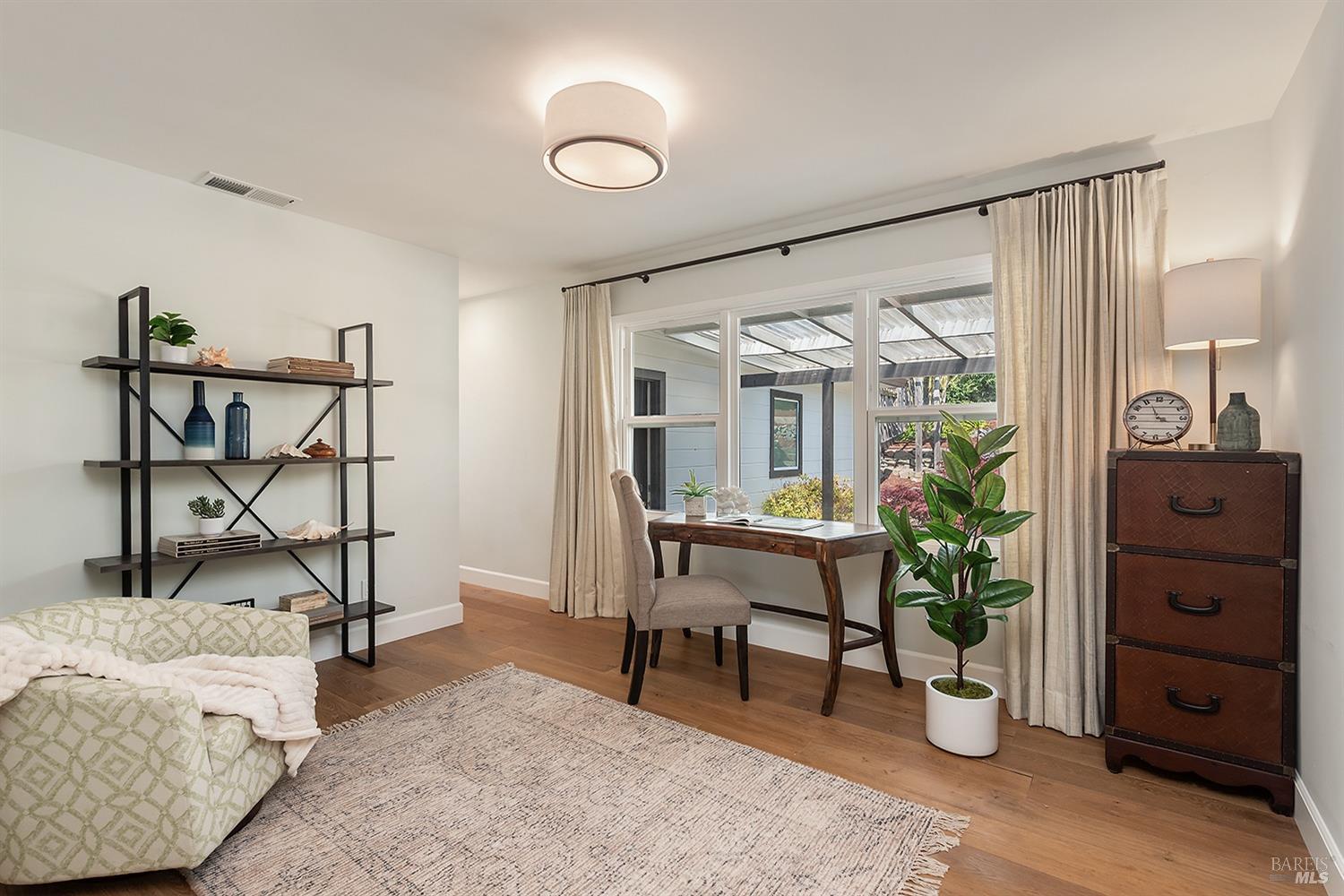 Detail Gallery Image 22 of 64 For 2022 Live Oak Farm Ln, Petaluma,  CA 94952 - 3 Beds | 2/1 Baths