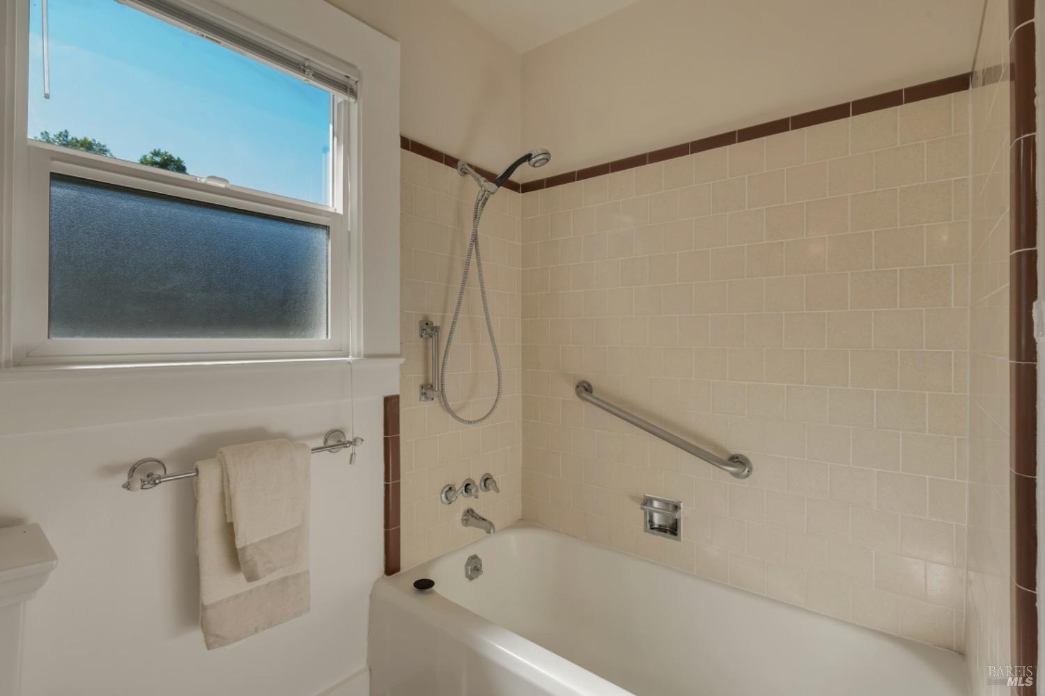 Detail Gallery Image 26 of 48 For 340 Church St, Sonoma,  CA 95476 - 4 Beds | 3/1 Baths