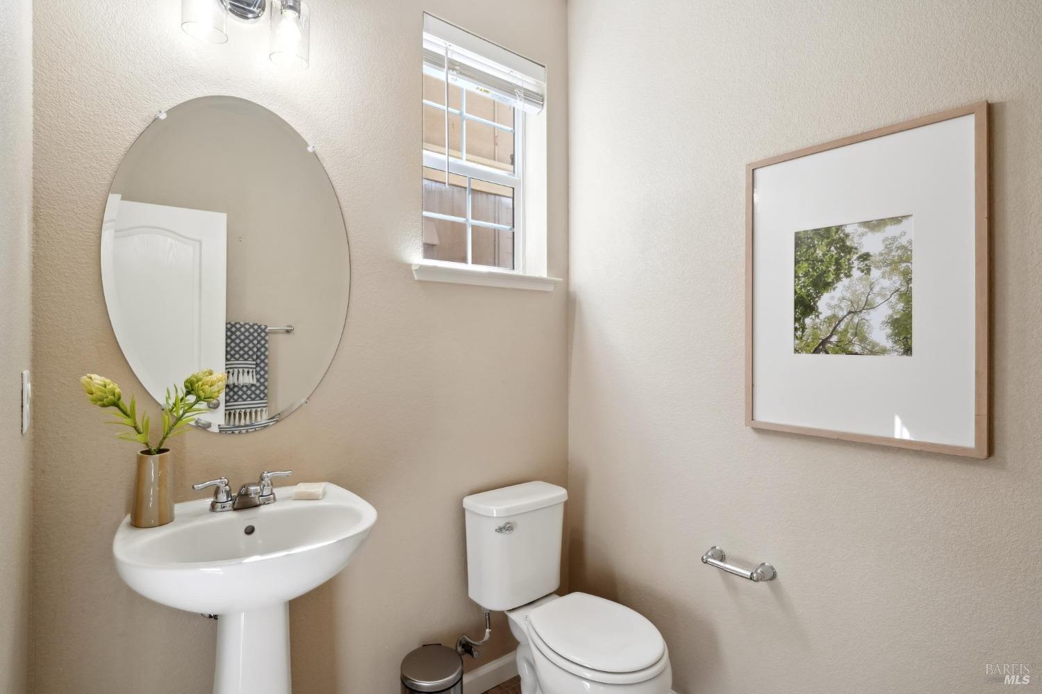 Detail Gallery Image 15 of 35 For 96 Orchard Cir, Hayward,  CA 94544 - 3 Beds | 2/1 Baths