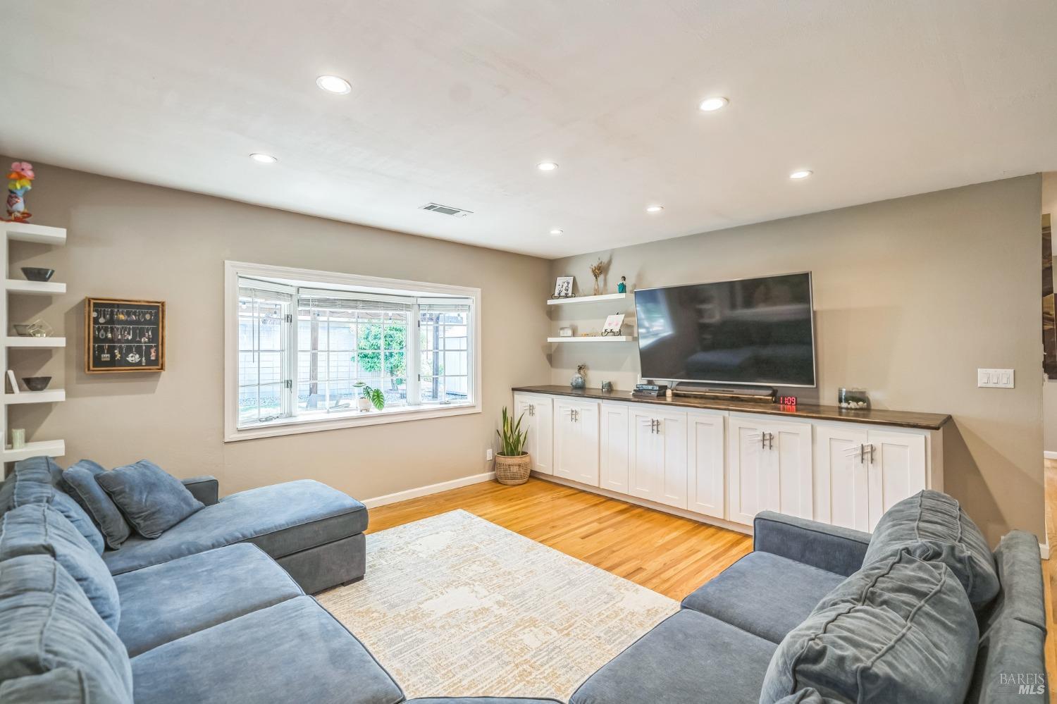 Detail Gallery Image 6 of 34 For 2908 Orchid St, Fairfield,  CA 94533 - 3 Beds | 2 Baths
