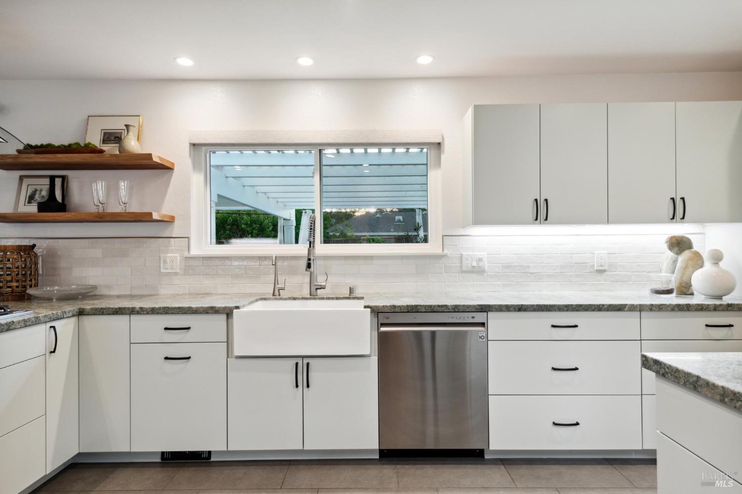 Detail Gallery Image 3 of 61 For 249 Los Palos St, Sonoma,  CA 95476 - 3 Beds | 3 Baths