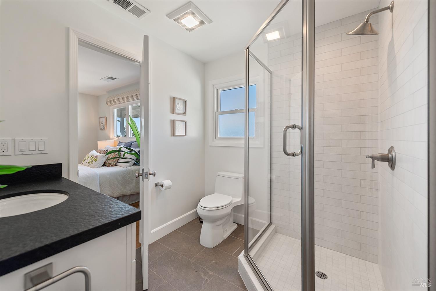 Detail Gallery Image 23 of 64 For 2022 Live Oak Farm Ln, Petaluma,  CA 94952 - 3 Beds | 2/1 Baths