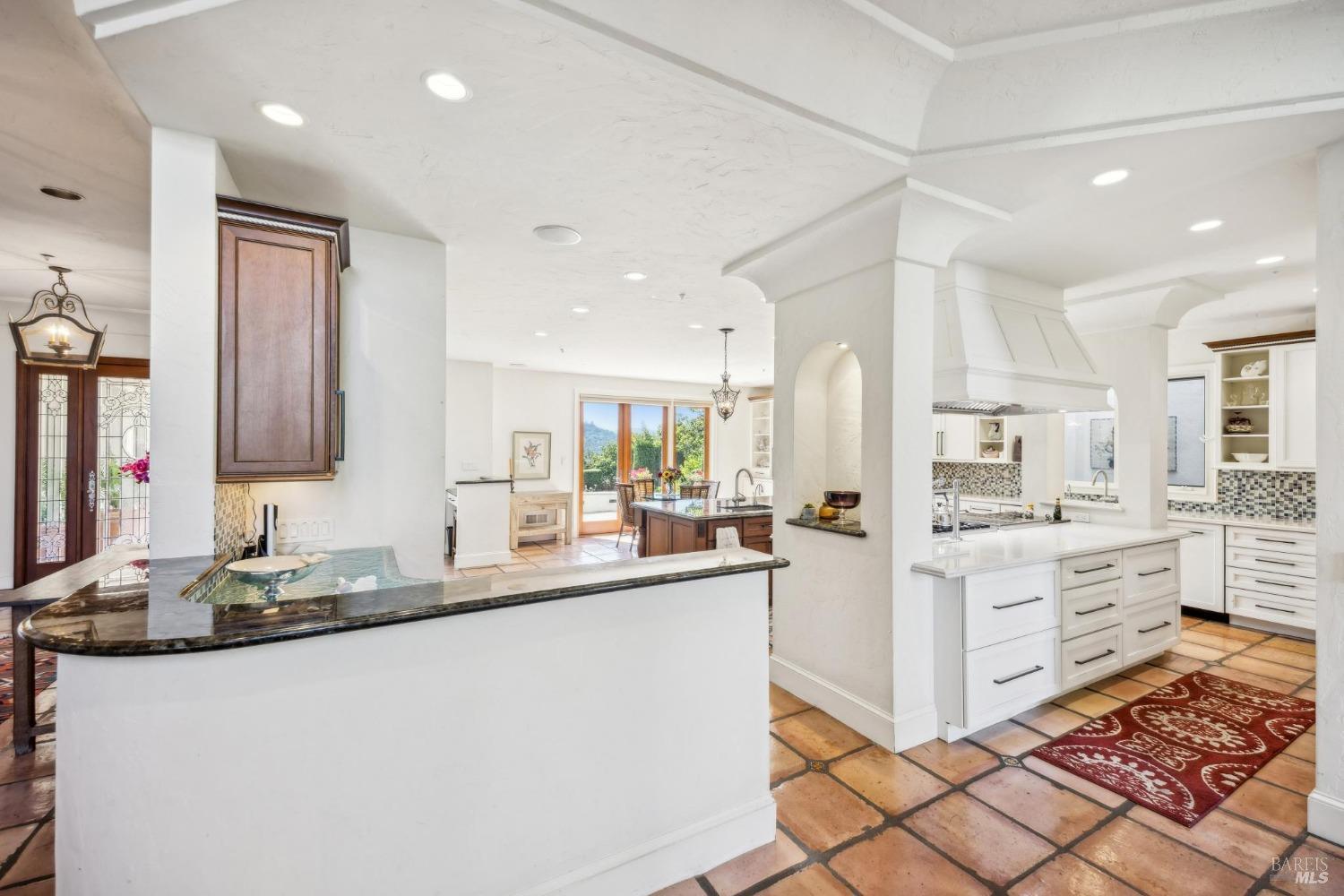 Detail Gallery Image 11 of 71 For 133 Deer Park Ave, San Rafael,  CA 94901 - 6 Beds | 6 Baths