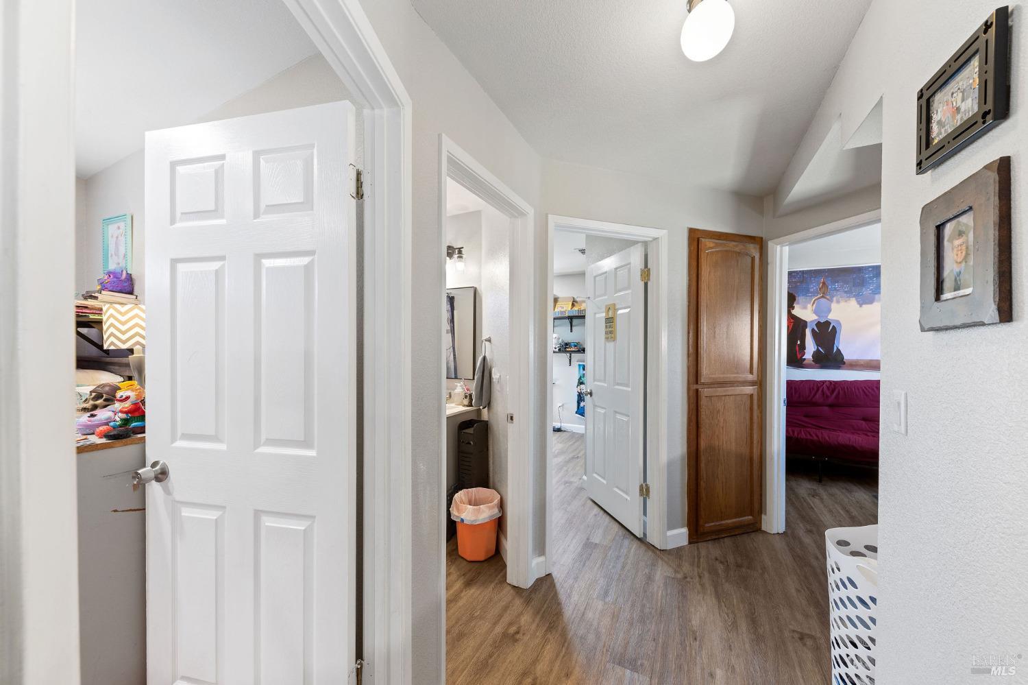 Detail Gallery Image 18 of 31 For 907 Shadywood Cir, Suisun City,  CA 94585 - 4 Beds | 2/1 Baths