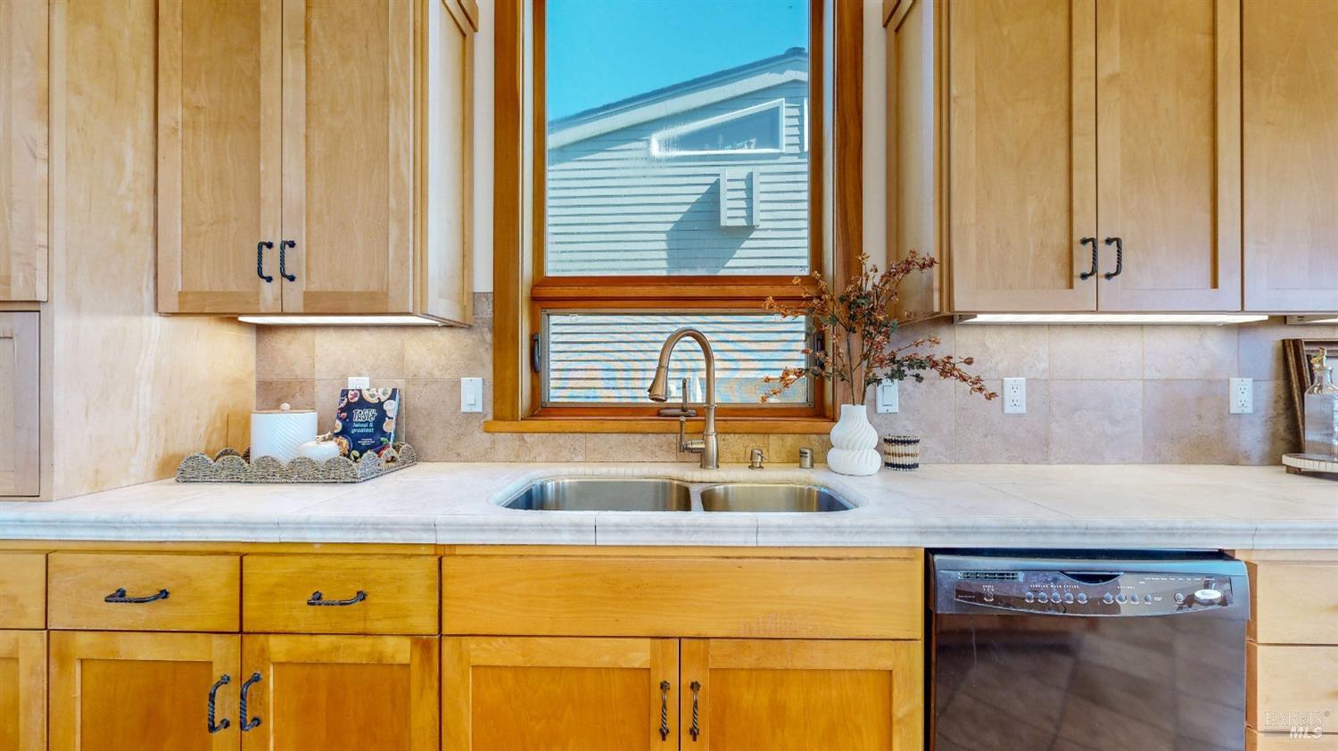 Detail Gallery Image 30 of 90 For 21 Maui Ln, Dillon Beach,  CA 94929 - 4 Beds | 2/1 Baths