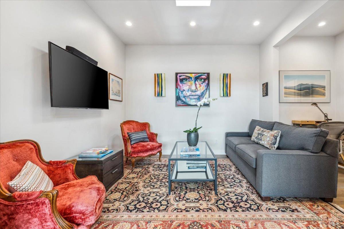 Detail Gallery Image 24 of 72 For 20 Lagoon Rd, Belvedere,  CA 94920 - 4 Beds | 4/1 Baths