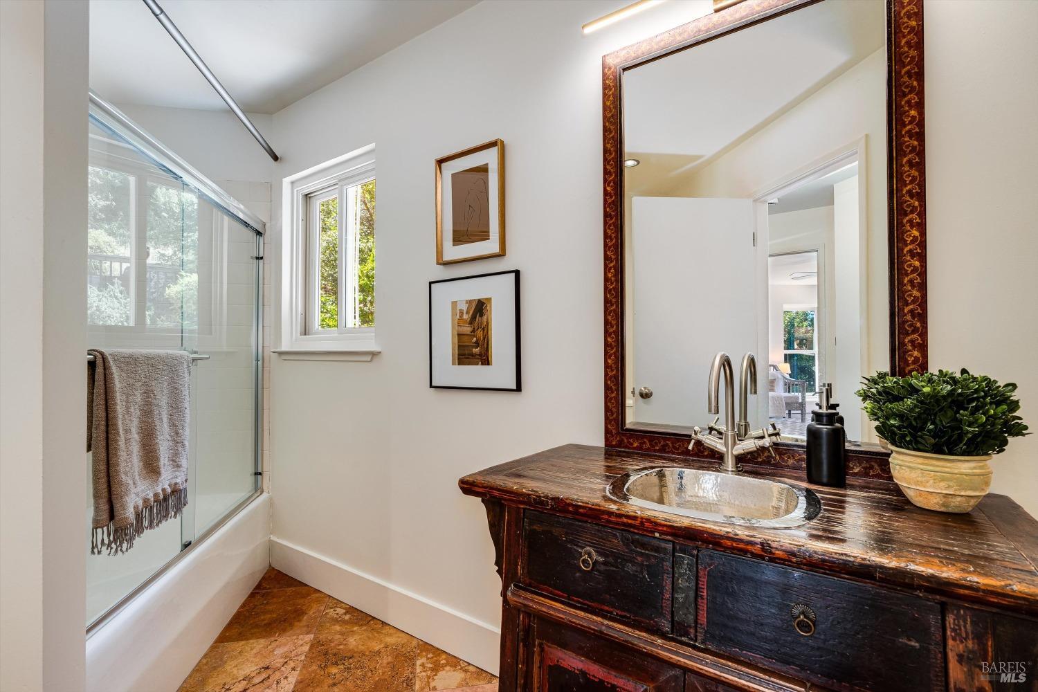 Detail Gallery Image 4 of 46 For 17389 Gehricke Rd, Sonoma,  CA 95476 - 4 Beds | 3/1 Baths