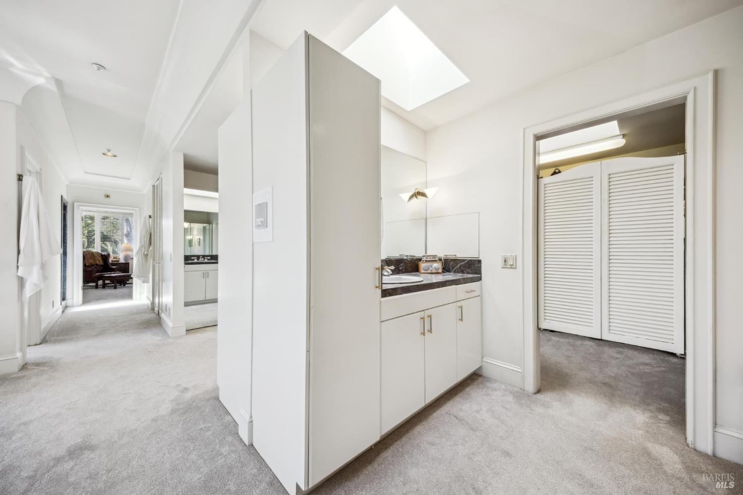 Detail Gallery Image 24 of 71 For 133 Deer Park Ave, San Rafael,  CA 94901 - 6 Beds | 6 Baths