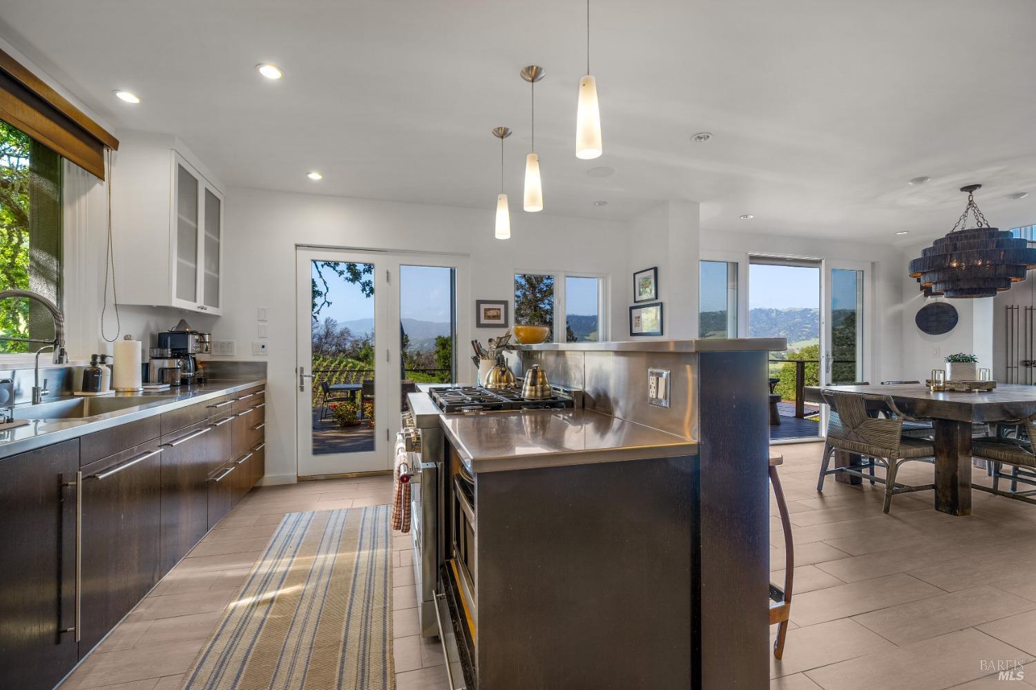 Detail Gallery Image 11 of 69 For 4982 W Soda Rock Ln, Healdsburg,  CA 95448 - 4 Beds | 3/1 Baths