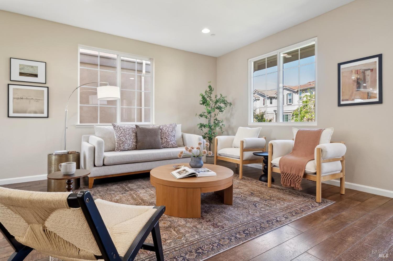 Detail Gallery Image 7 of 35 For 96 Orchard Cir, Hayward,  CA 94544 - 3 Beds | 2/1 Baths