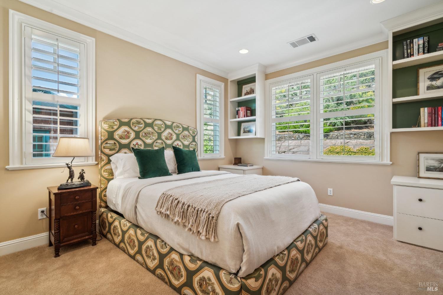 Detail Gallery Image 17 of 21 For 37 Ross Ter, Kentfield,  CA 94904 - 3 Beds | 3/1 Baths