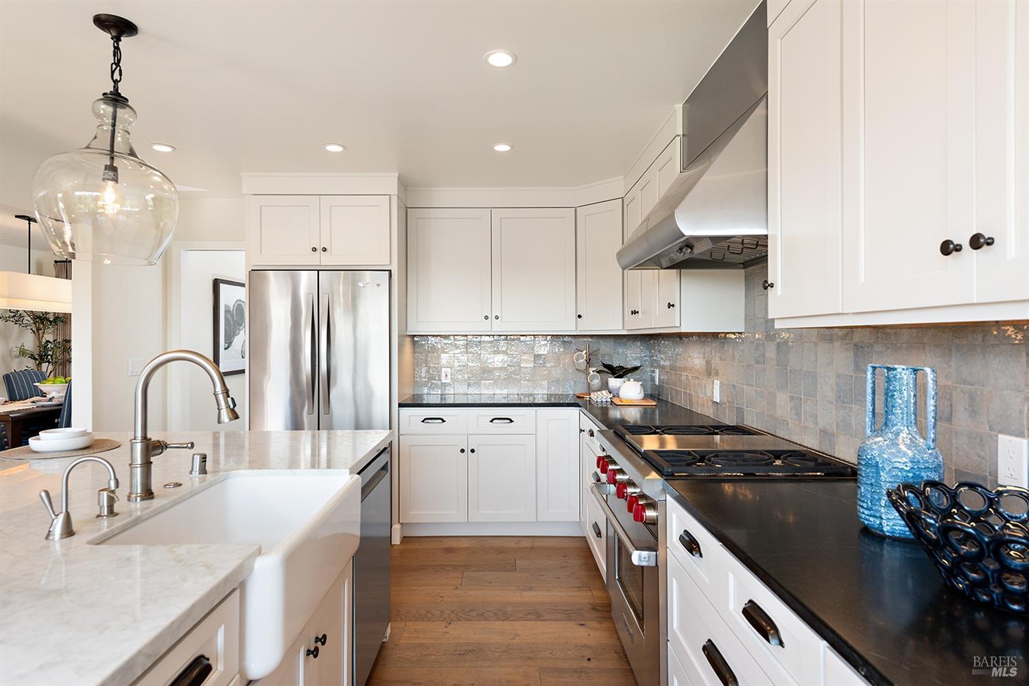 Detail Gallery Image 14 of 64 For 2022 Live Oak Farm Ln, Petaluma,  CA 94952 - 3 Beds | 2/1 Baths