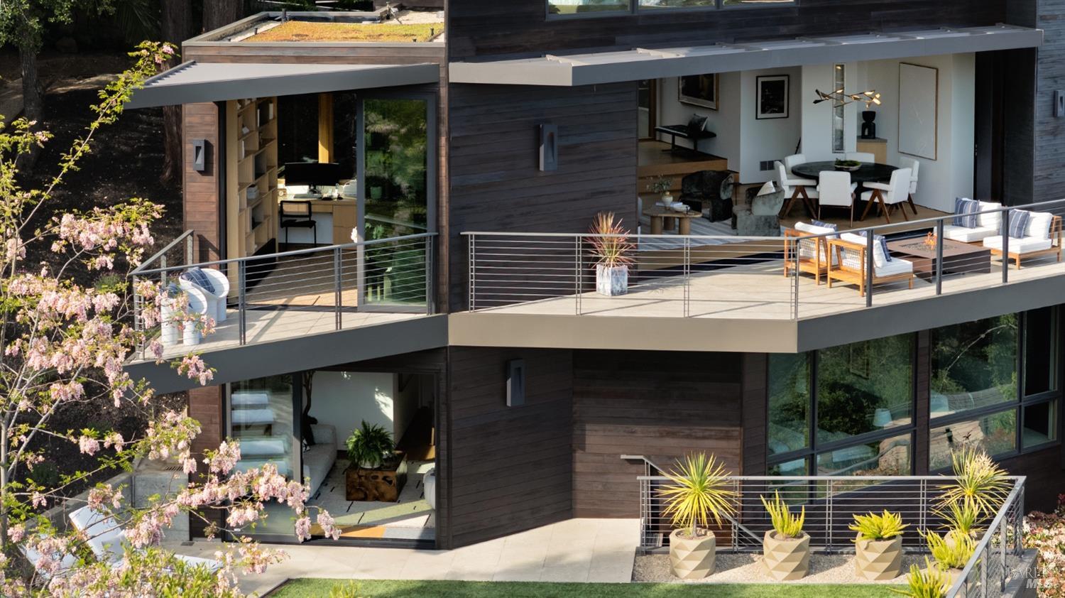 Detail Gallery Image 45 of 49 For 2 Upper Alcatraz Pl, Mill Valley,  CA 94941 - 5 Beds | 5/1 Baths