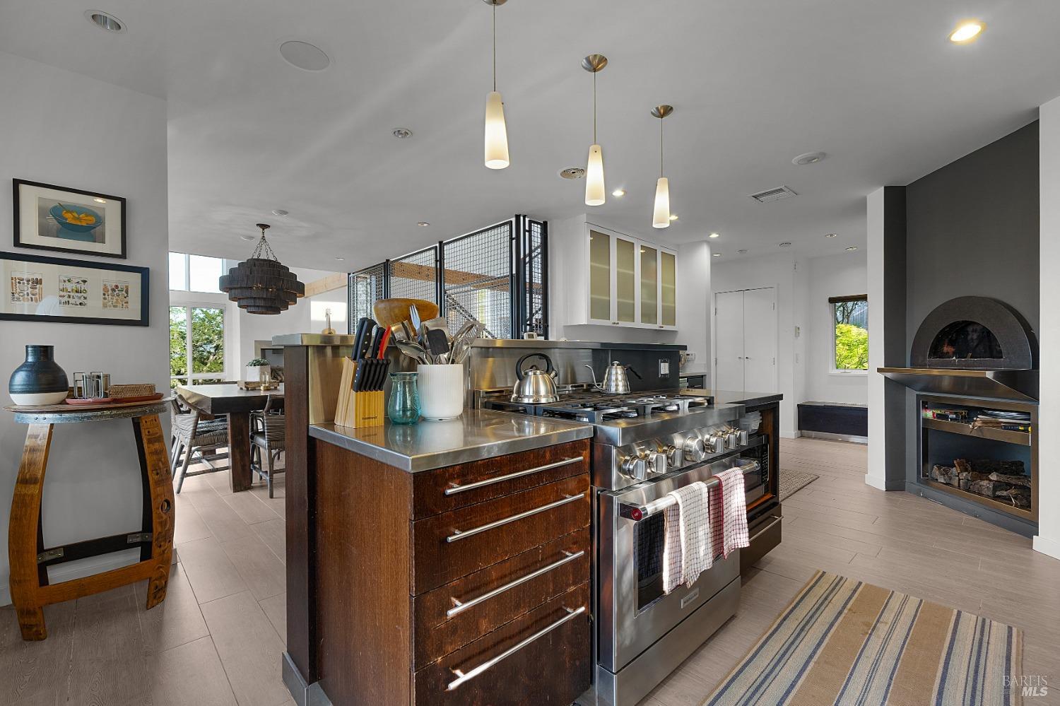 Detail Gallery Image 13 of 69 For 4982 W Soda Rock Ln, Healdsburg,  CA 95448 - 4 Beds | 3/1 Baths