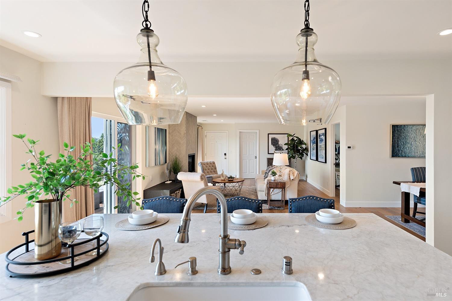 Detail Gallery Image 15 of 64 For 2022 Live Oak Farm Ln, Petaluma,  CA 94952 - 3 Beds | 2/1 Baths