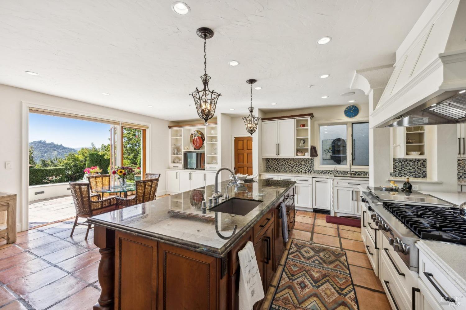 Detail Gallery Image 12 of 71 For 133 Deer Park Ave, San Rafael,  CA 94901 - 6 Beds | 6 Baths