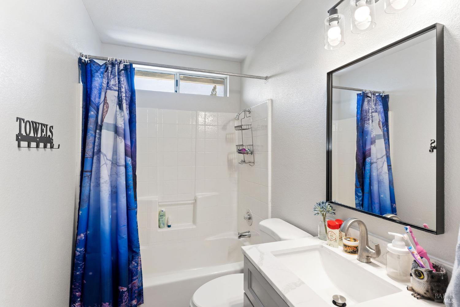 Detail Gallery Image 21 of 31 For 907 Shadywood Cir, Suisun City,  CA 94585 - 4 Beds | 2/1 Baths